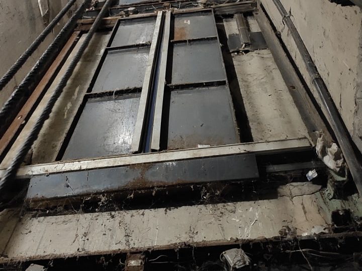 В 17 многоквартирных домах Дагестана начались масштабные работы по замене лифтов